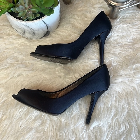 Stuart Weitzman Black Polly Pump Satin Peep Toe Pumps Stiletto Heels Size 8 - Picture 3 of 13